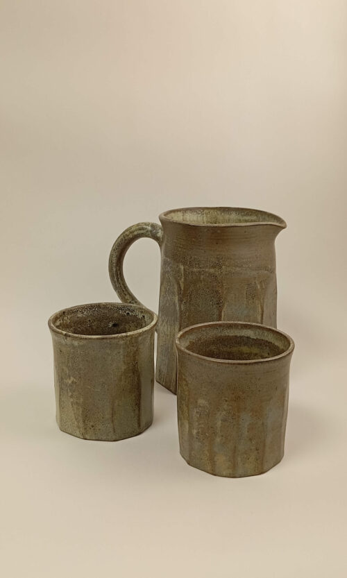 Set de jarra y dos vasos